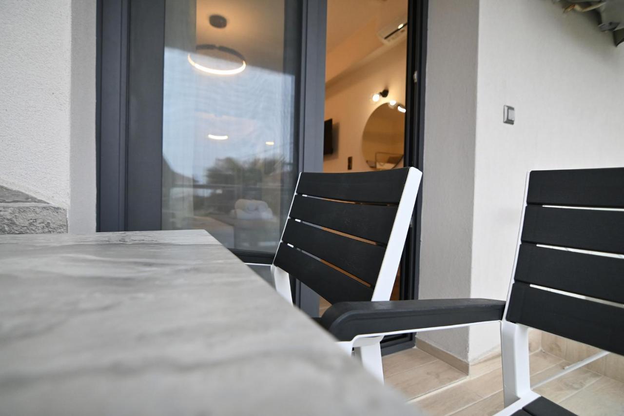 Armonia Luxury Suites Nea Vrasna Exterior photo